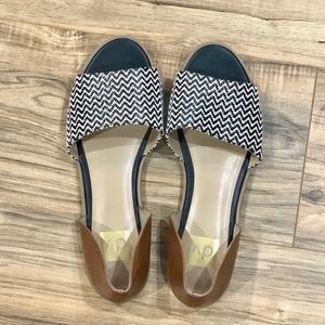 DV black/white/camel sandals